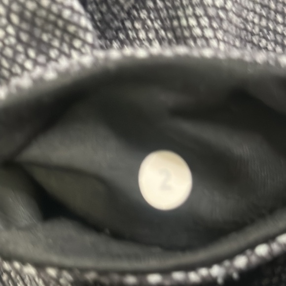 Lululemon crop leggings size 2 gym workout active wear gray white - Picture 8 of 8